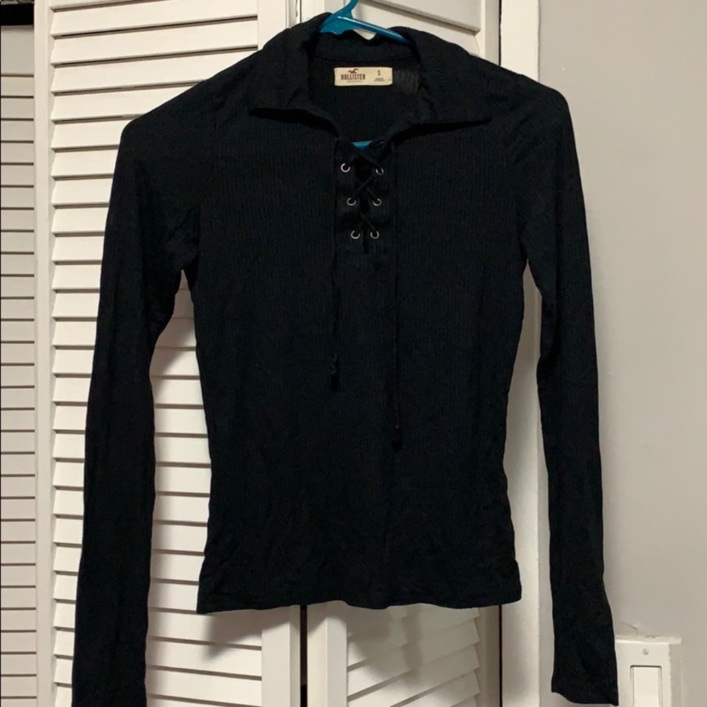 Hollister long sleeve top in size small